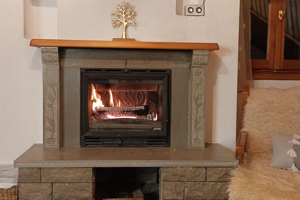 Cozy Loft With Fireplace & View Мецовон Экстерьер фото